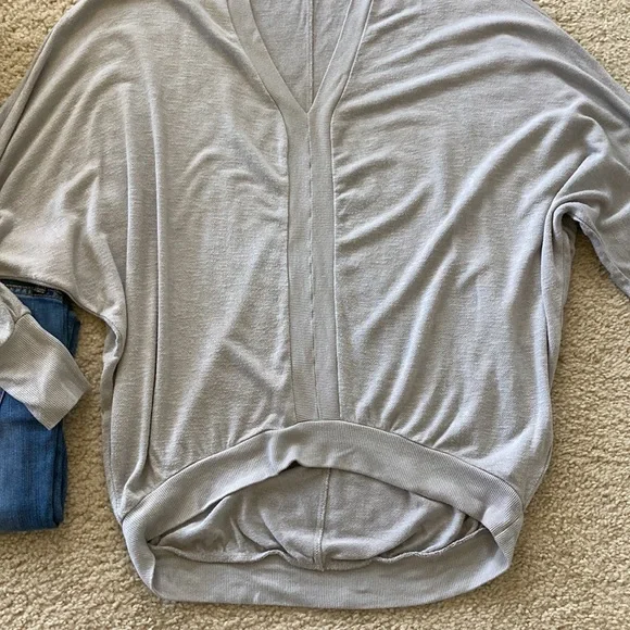 Anthropologie Eri + Ali Deep V Ribbed Top in Grey - Picture 6 of 7